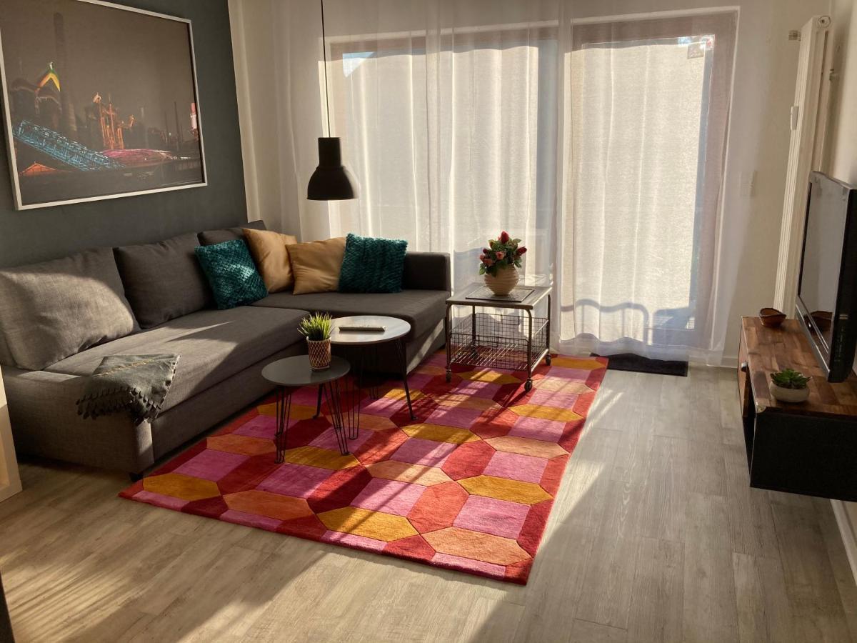 Living At Saarpartments -Adults Only- 2 Bedroom, Netflix - Business & Holiday Apartments For Long- And Short Term Stay, 3 Min To Train Station, Secure E-Bike Parking! Saarbrücken Buitenkant foto